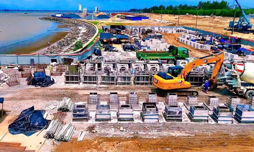 vinhomes cần giờ tháng 8-2025: thiết bị máy móc