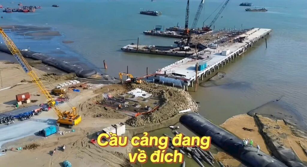 vinhomes cần giờ tháng 8-2025: cầu cảng đang về đích